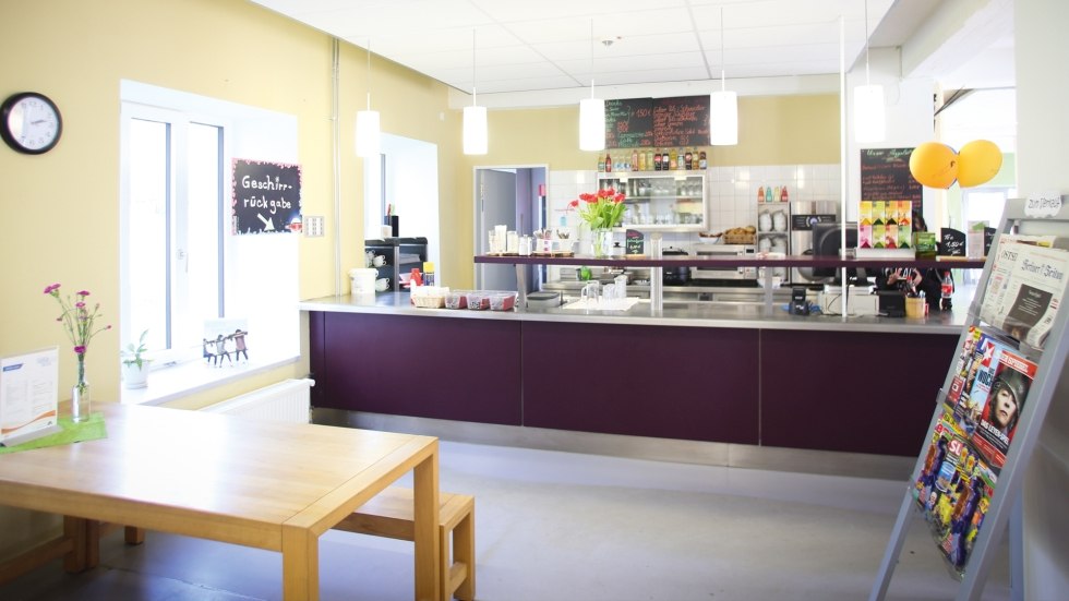 Cafetaria in de jeugdherberg, © DJH MV / Danny Gohlke