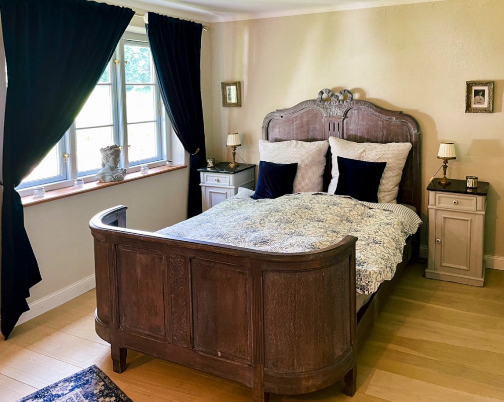 Sypialnia w dworku Mads&oacute;w // &copy; Gutshaus Madsow / Familie Schapp