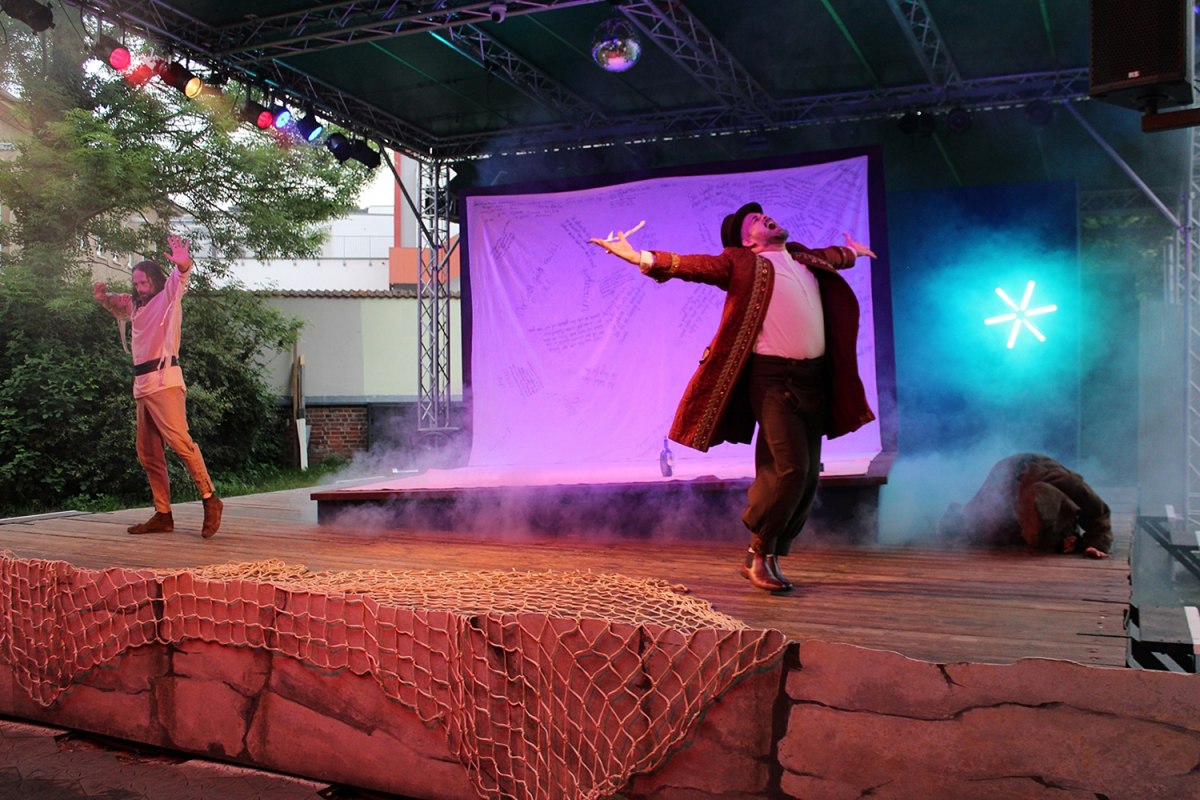 &copy; Compagnie de Comedie