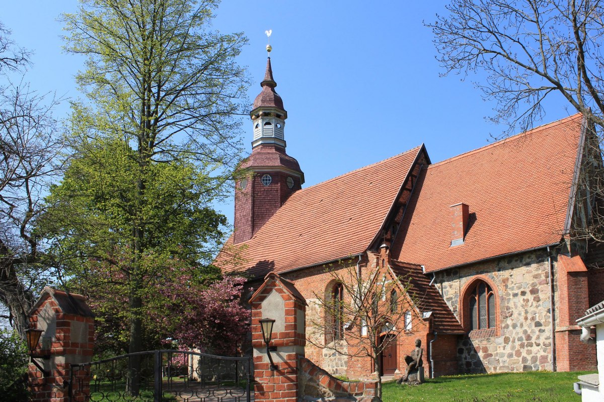 Parish church Dargun // &copy; Marlies Kiauka