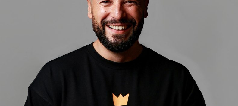 &copy; C&uuml;neyt Akan