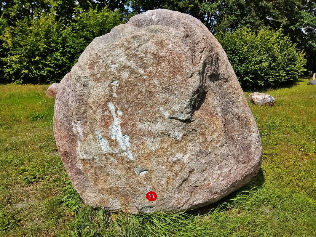The 18-ton granite boulder is the mass center of the boulder garden., &copy; Wolfgang Mamat