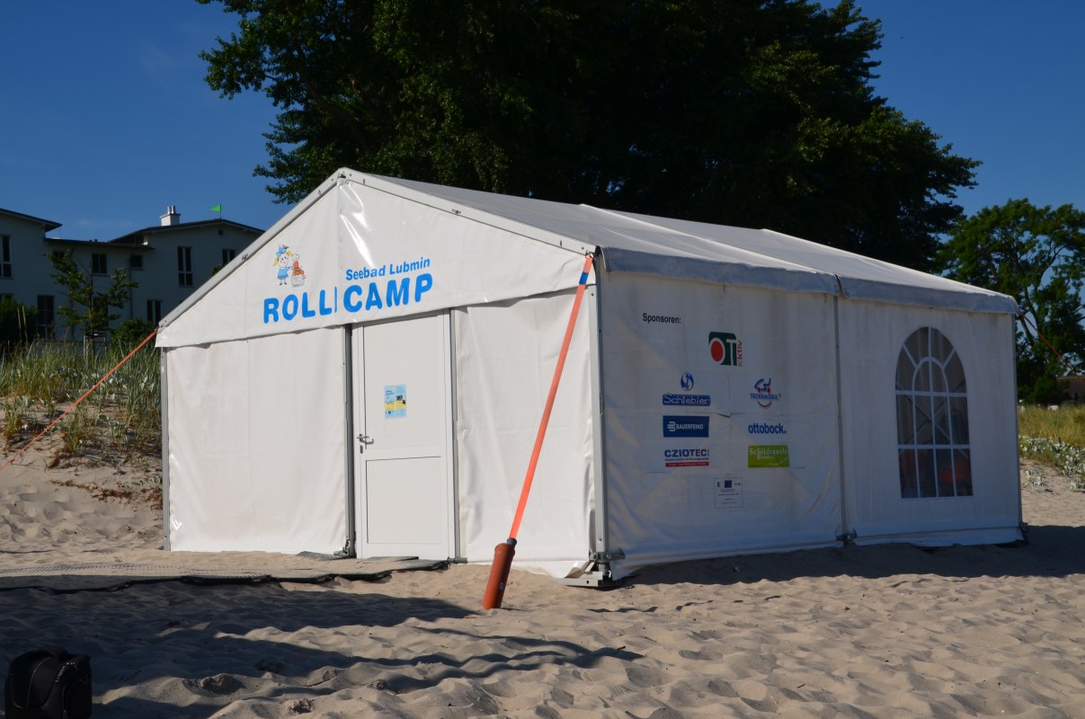 Met de rolstoel naar het strand van de kustplaats Lubmin // &copy; Touristinformation Seebad Lubmin