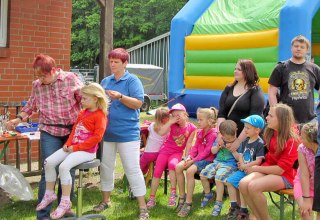 Bouncy castles, face painting // © Archiv: GTV Zarrentin Bouncy castles, face painting // © Archiv: GTV Zarrentin