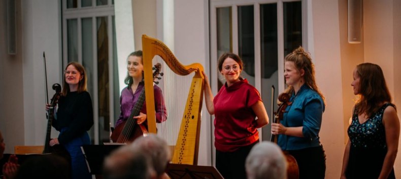 &copy; Elisa Mutatio