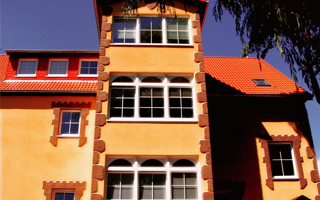 The guest house Kastell on the estate of the Waechter of Binz, the historical settlement core of the medieval Binz.The romantic staging as Byntze 1318 and the myth of the Templars of Rugia 1118 inspires in all areas of the family property. Unique on Rügen. Only 1000 meters from the pier of Binz., © BinzHotel.de/Eigentümer/WAECHTER