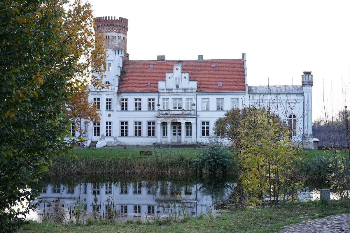 &copy; Wrodow