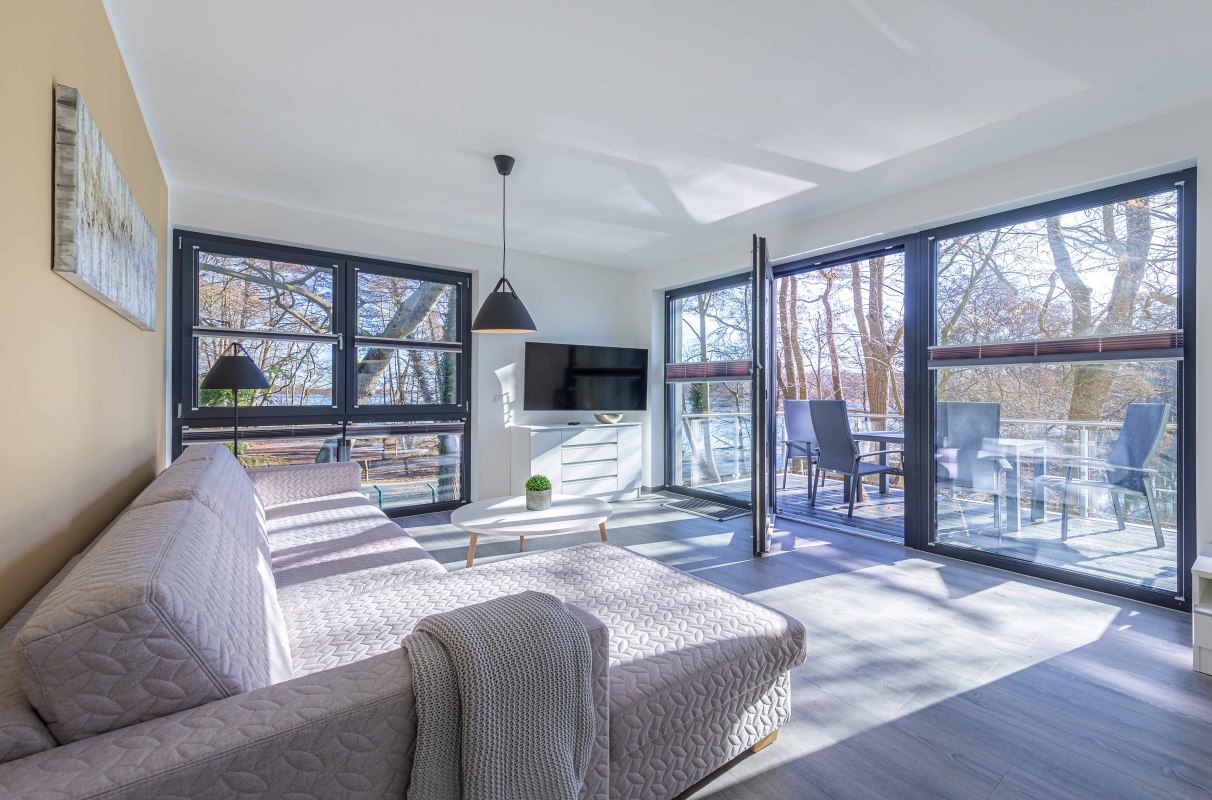 An unforgettable vacation in the apartment house on Lake Krakow:
Nature, relaxation and activity combined, © K&K Ferienimmobilien GmbH & Co.KG An unforgettable vacation in the apartment house on Lake Krakow:
Nature, relaxation and activity combined, © K&K Ferienimmobilien GmbH & Co.KG