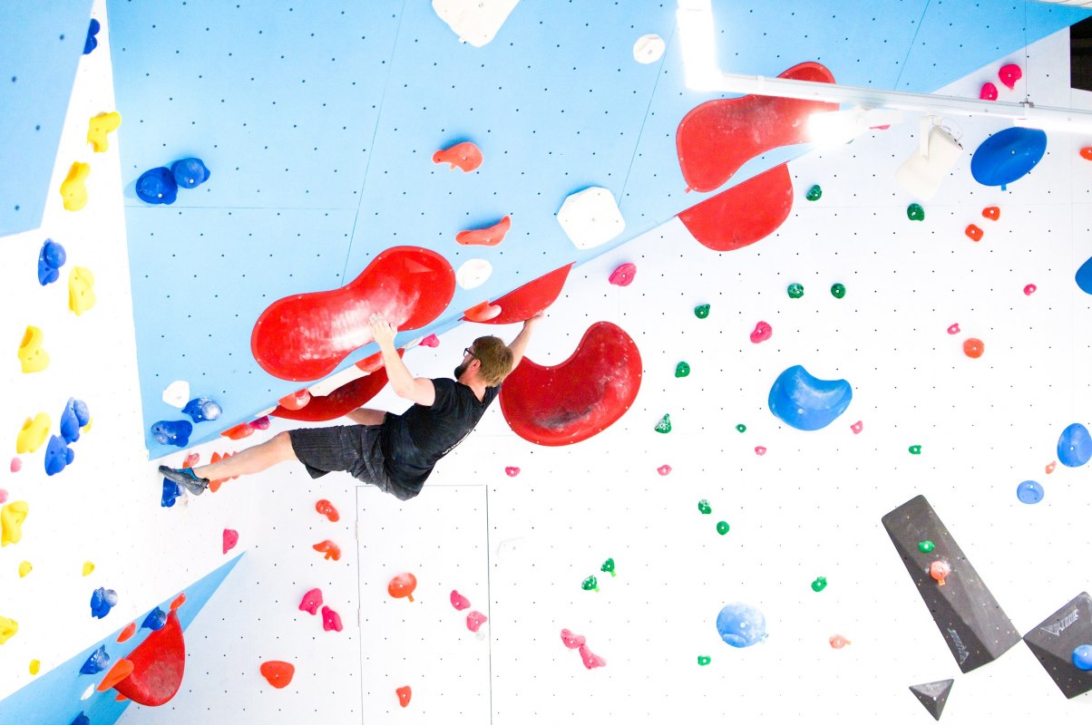 Voor elk wat wils. Professioneel, amateur of beginnend boulderaar, iedereen komt hier aan zijn trekken. We veranderen zelfs elke week de routes en schroeven nieuwe "problemen" voor je op de muur., © Felshelden Voor elk wat wils. Professioneel, amateur of beginnend boulderaar, iedereen komt hier aan zijn trekken. We veranderen zelfs elke week de routes en schroeven nieuwe "problemen" voor je op de muur., © Felshelden