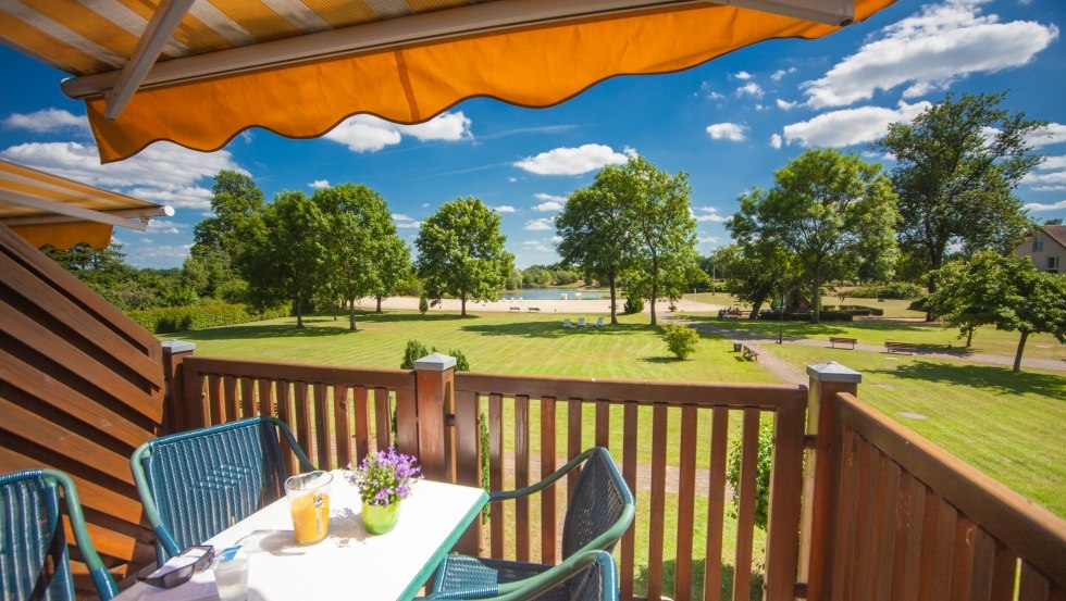 Enjoy the view of the park and the lake // © Ferienpark Mecklenburg Enjoy the view of the park and the lake // © Ferienpark Mecklenburg