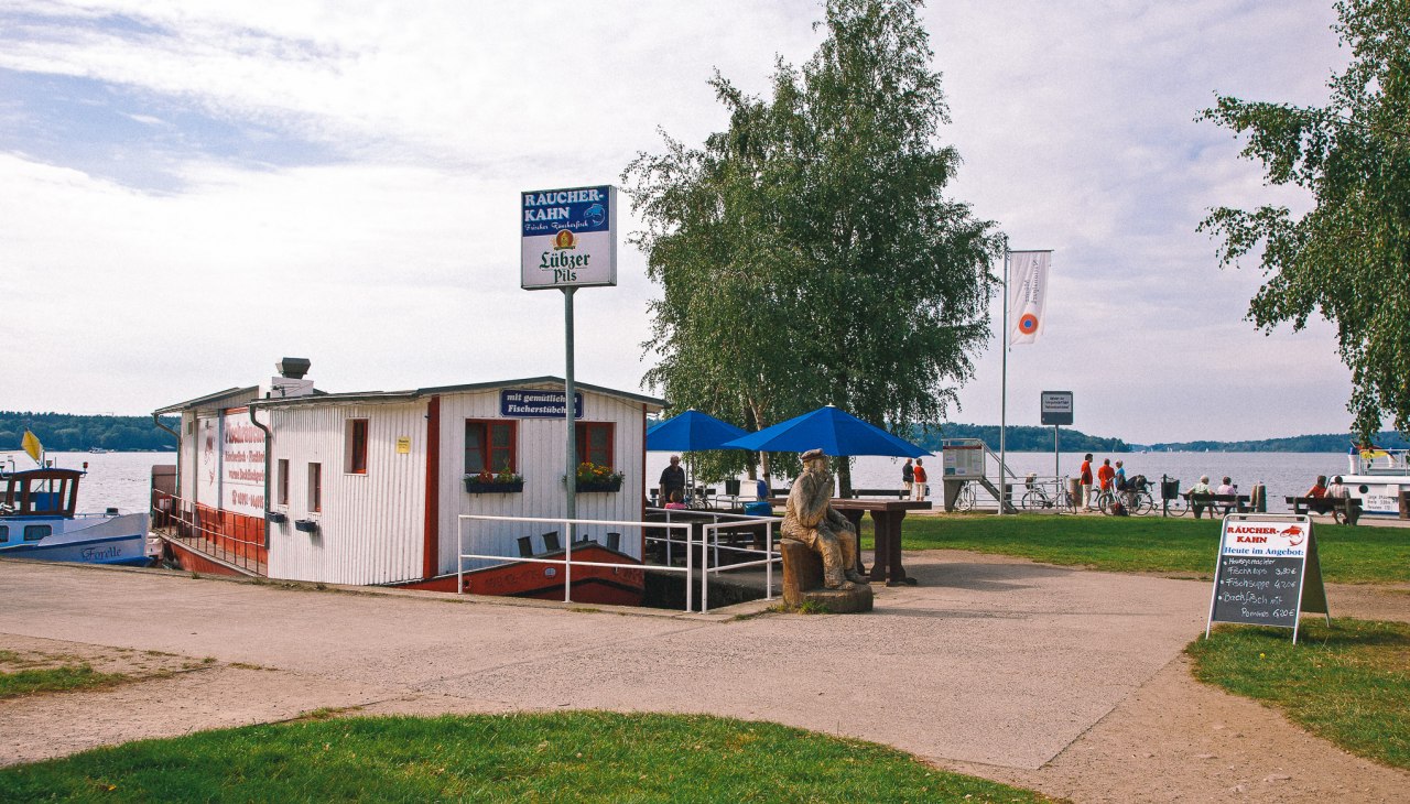 raeucherkahn_waren_00001, © Fischräucherei Rösing GmbH