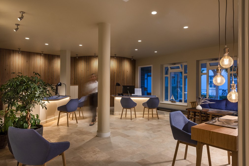A visit to the lobby of the Loev - Vela Hotel, © VELA Hotels AG