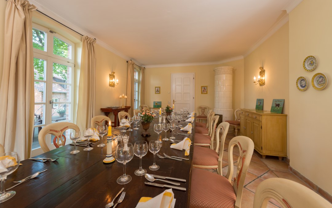 Eetkamer in het landhuis Settin, © Resort Gut Settin