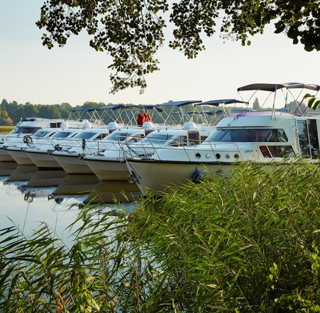 Europa Hausboote an der Basis Fürstenberg // © Spiegelhalter 2014 Europa Hausboote an der Basis Fürstenberg // © Spiegelhalter 2014