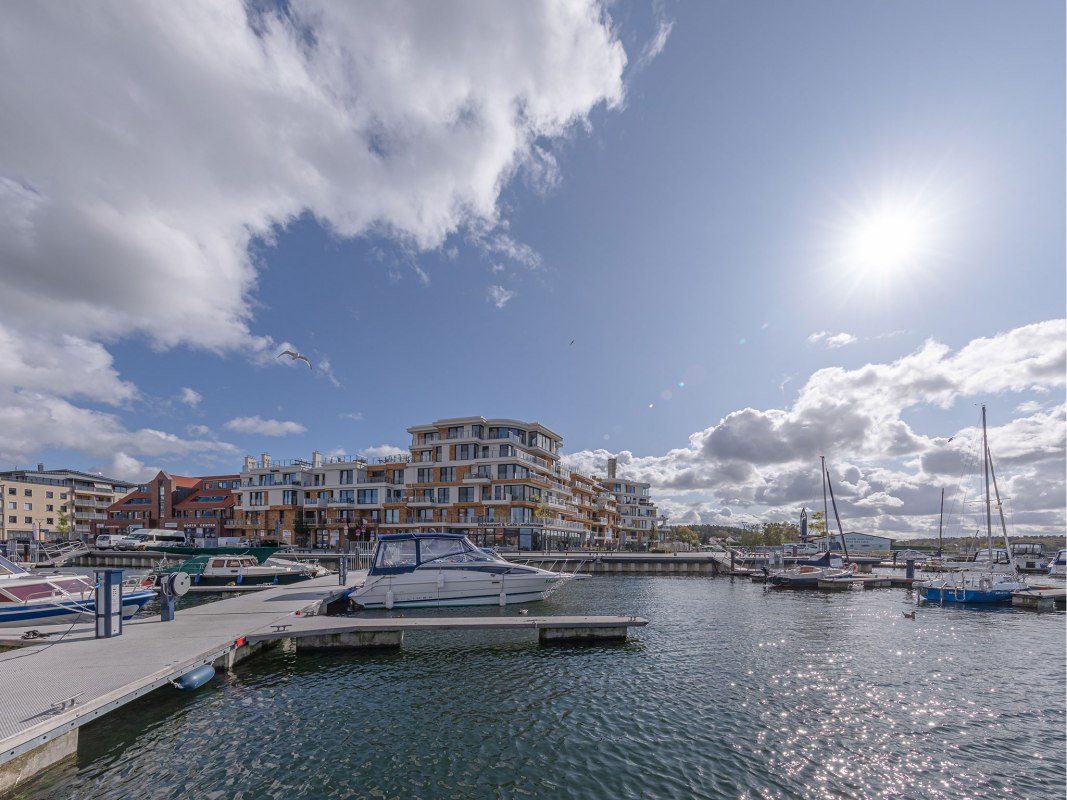 Havenresidentie Waren (M&uuml;ritz) - Exclusief verblijf aan de haven van Waren.
Uw exclusieve toevluchtsoord aan de haven van Waren // &copy; K&K Ferienimmobilien GmbH & Co.KG