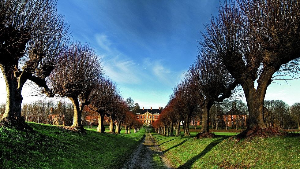 Widok przez Festonallee na zamek Bothmer w Klütz, © TMV/Allrich