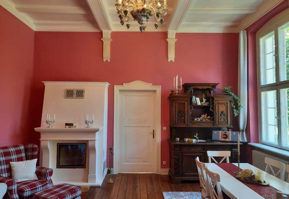 Wohnzimmer-mit-Kamin, © Familie Burmester