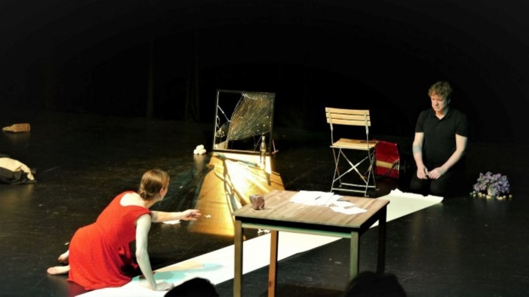 Then-fall-once-in-the-sky-slider-photo-Rudolph-La, © artENSEMBLE THEATER