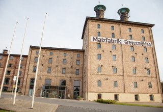 Heute ist die Malzfabrik Sitz der Verwaltung des Landkreises Nodwestmecklenburg. // &copy; Frank Burger