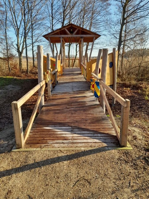 Viewing platform at the Fritz Reuter memorial stone, © Touristinformation