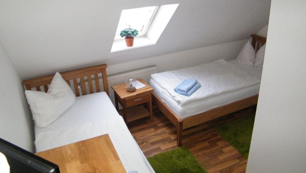 Pięć pokoi gościnnych z widokiem na Lewitz gwarantuje relaksujące noce w Lewitz, © Hotel & Gaststätte "Zur Schleuse"