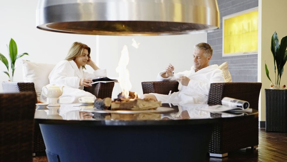 Spa-Lounge met open haard, © TUI AG