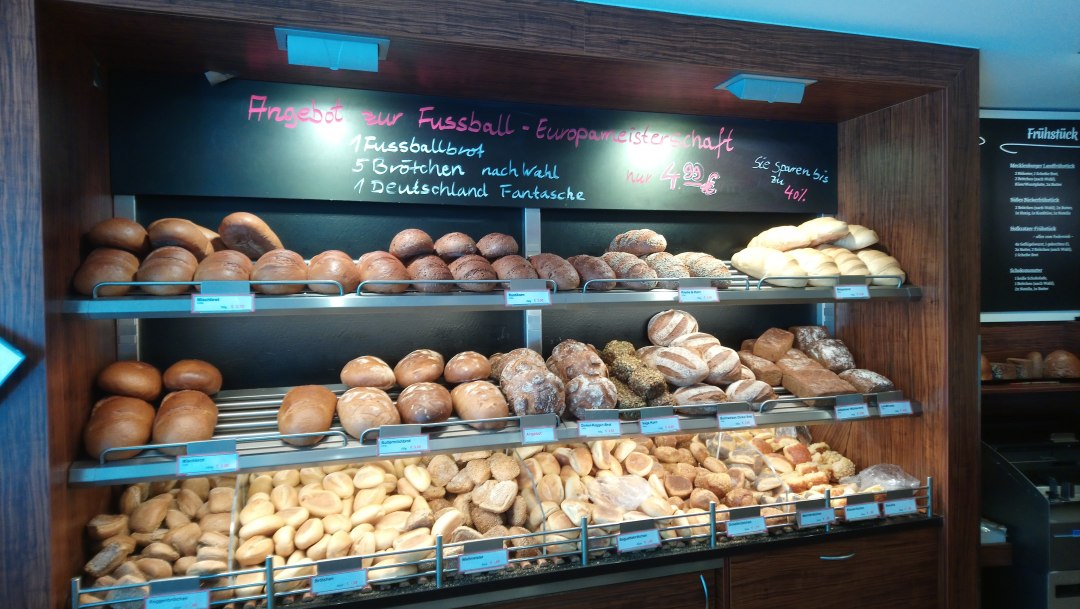 Variety of regional baked goods, © Jana Koch