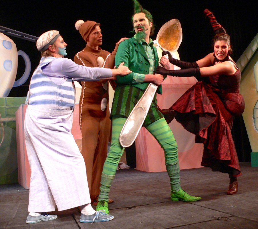 Scena z przedstawienia dla dzieci "Piernikowy ludzik" z repertuaru teatru // © HäntzschelVorpommersche Landesbühne Scena z przedstawienia dla dzieci "Piernikowy ludzik" z repertuaru teatru // © HäntzschelVorpommersche Landesbühne