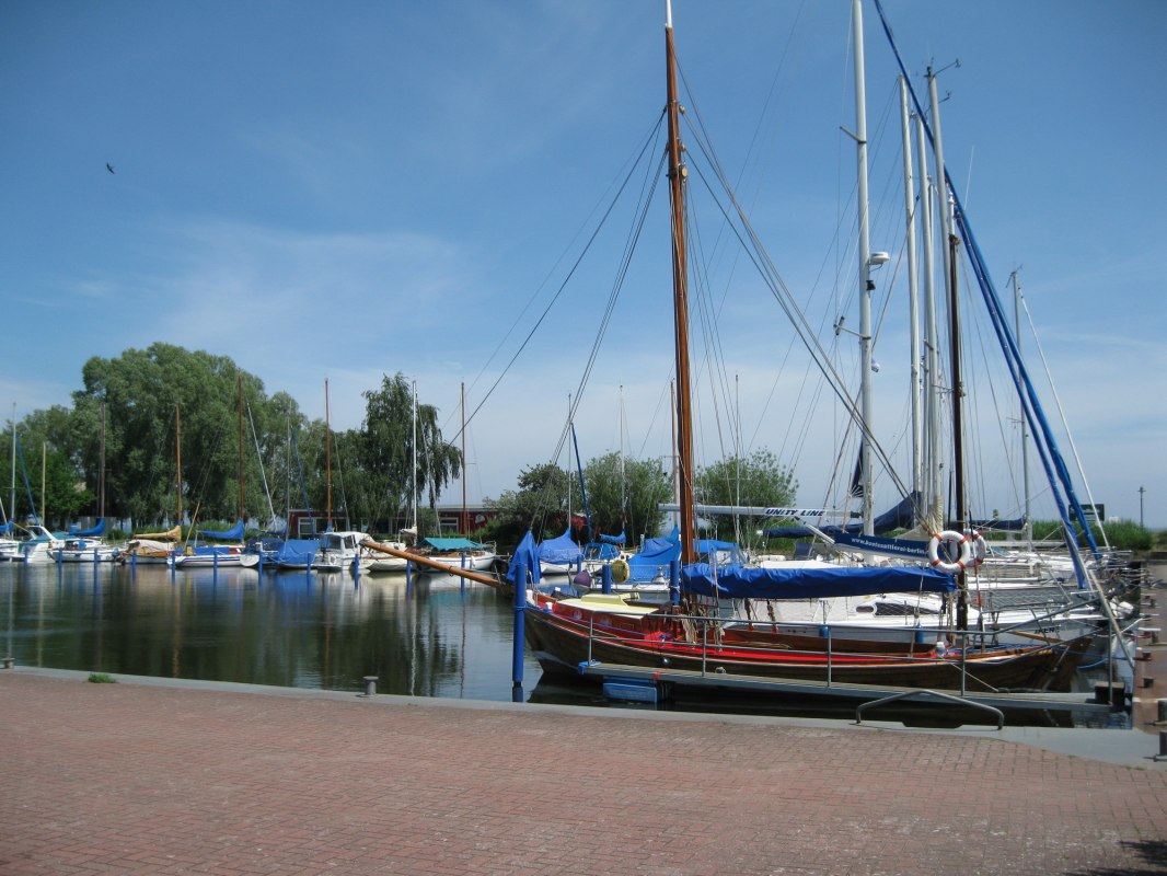 De jachthaven in het resort M&ouml;nkebude biedt een allround service. // &copy; Angelika Michaelis