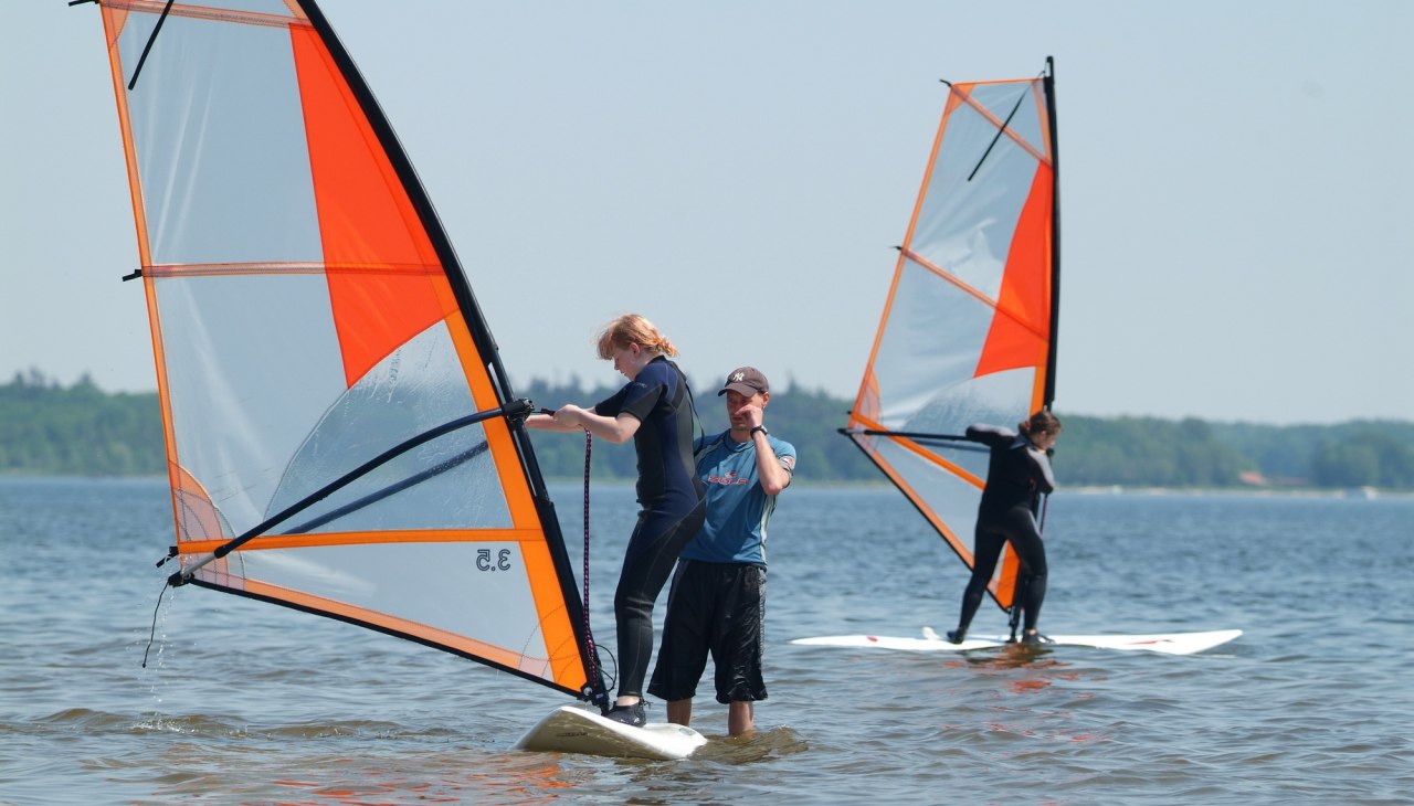 Surfowanie na duńskim Wieck na plaży Eldena, © Segelschule Greifswald Dieter Knopp Surfowanie na duńskim Wieck na plaży Eldena, © Segelschule Greifswald Dieter Knopp