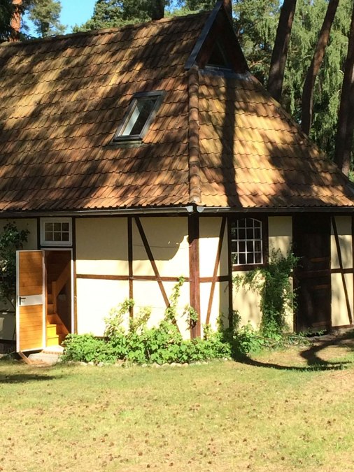 Widok z zewnątrz na domek ogrodowy nad jeziorem Inselsee, © Fischer