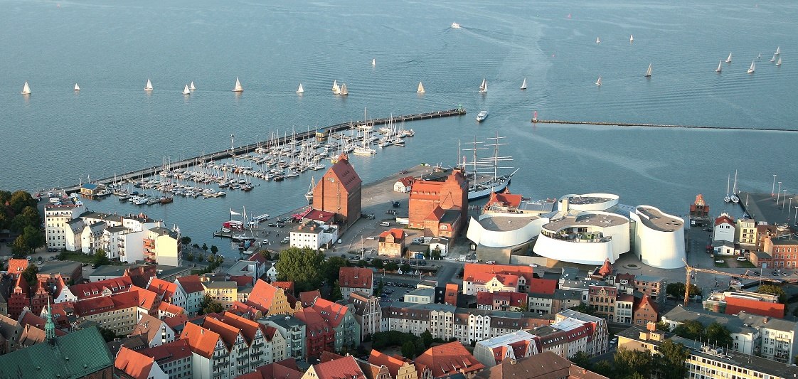 View of Stralsund harbor island // © Tourismuszentrale Hansestadt Stralsund View of Stralsund harbor island // © Tourismuszentrale Hansestadt Stralsund