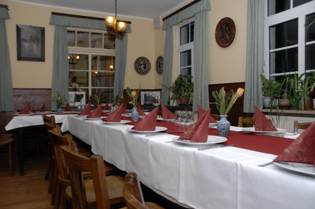 The larger restaurant, © Niekrenz