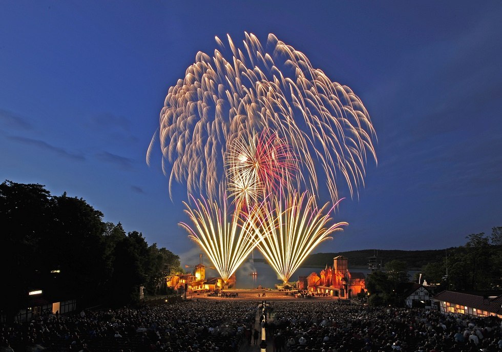 Naturbühne Ralswiek - Fajerwerki // © Störtebeker Festspiele Rügen Naturbühne Ralswiek - Fajerwerki // © Störtebeker Festspiele Rügen