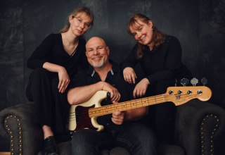 &copy; studioline photography