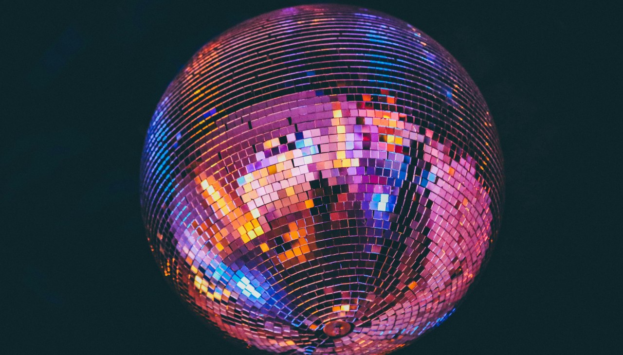 90s Dance Party w Seeblick Beachclub Graal-Müritz, © Foto von Nick Karvounis auf Unsplash