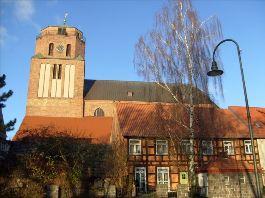 Widok na dostępną wieżę kościoła św. Piotra, © Hallfarth