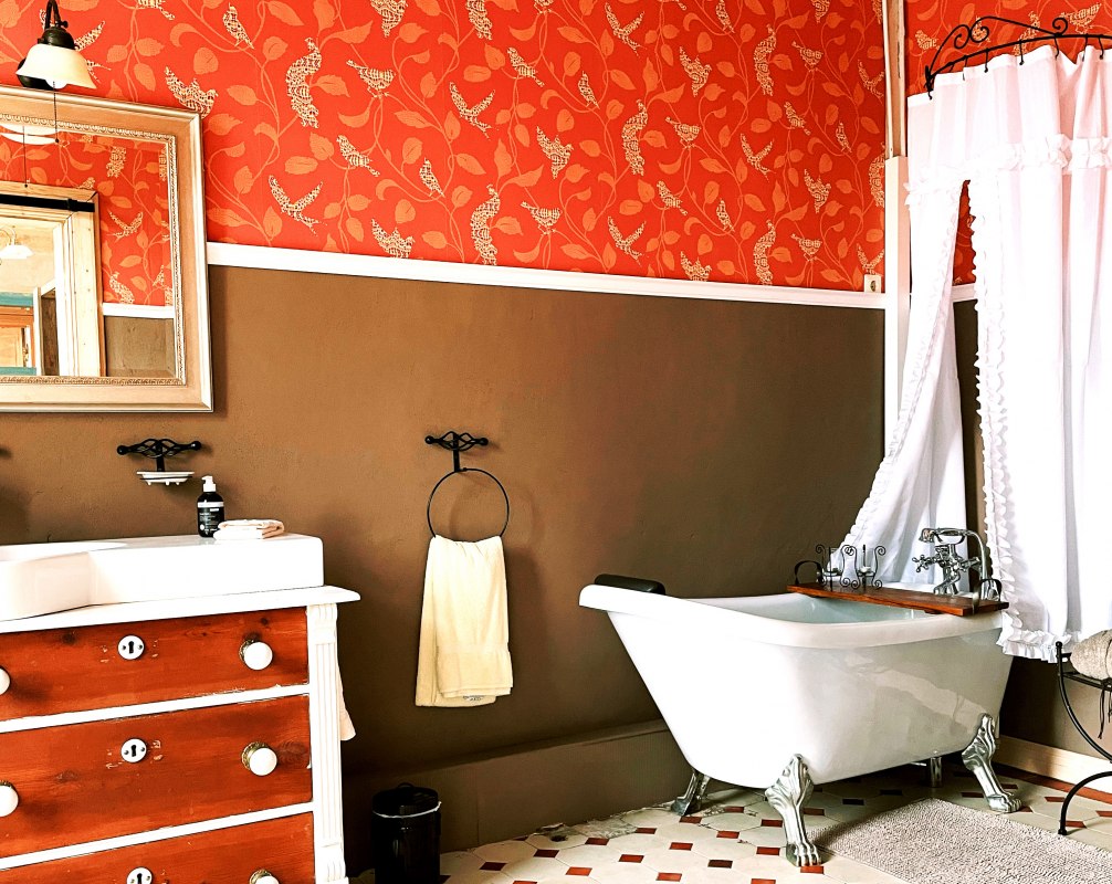 De badkamers in het Boldekow landhuis zijn ook gezellig en individueel // &copy; Gutshaus Boldekow / Anja Thonig