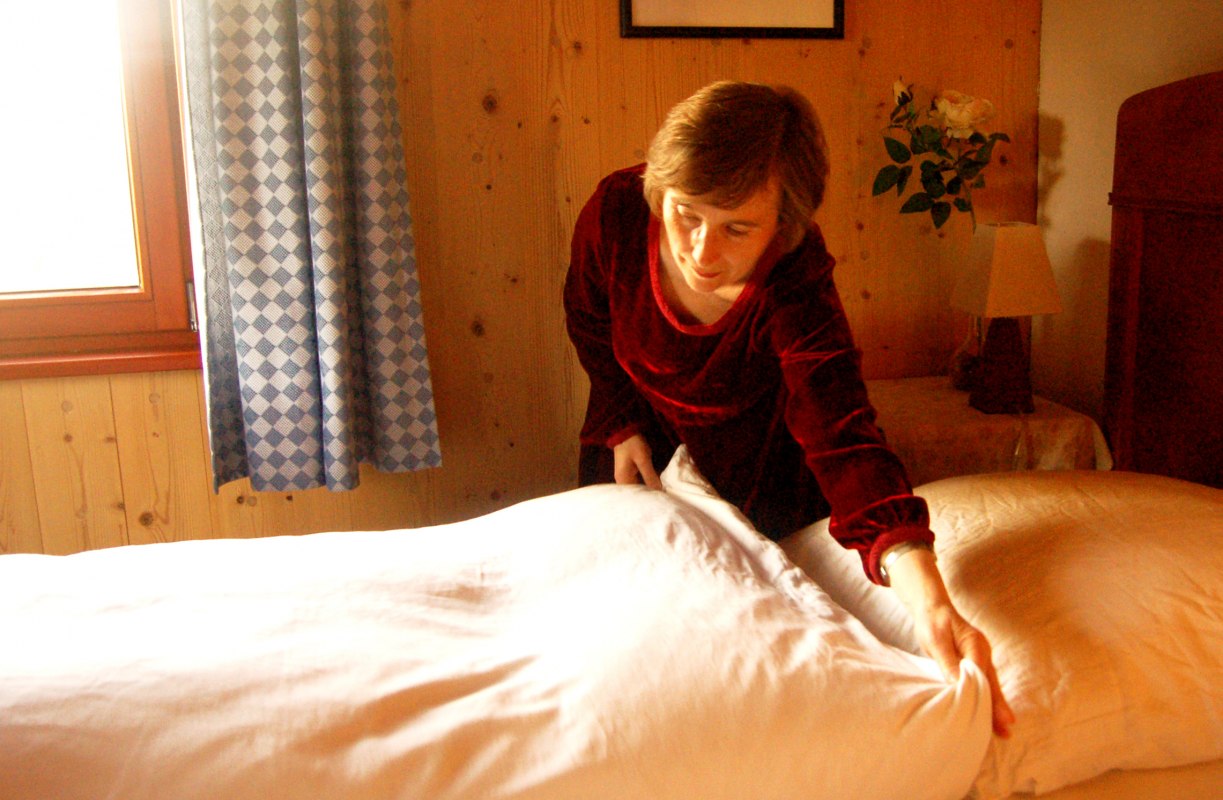 Gastvrouw aan het werk // &copy; Marina Mayor Marc&oacute;
