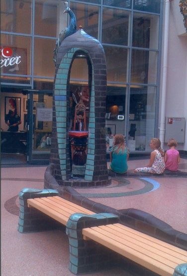 Fountain with bench, © Dörte Michaelis