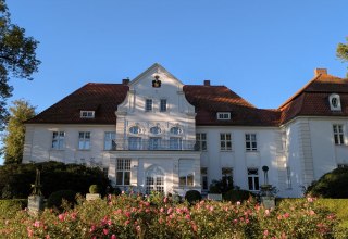 Badow Castle, view from the village side // © privat Badow Castle, view from the village side // © privat