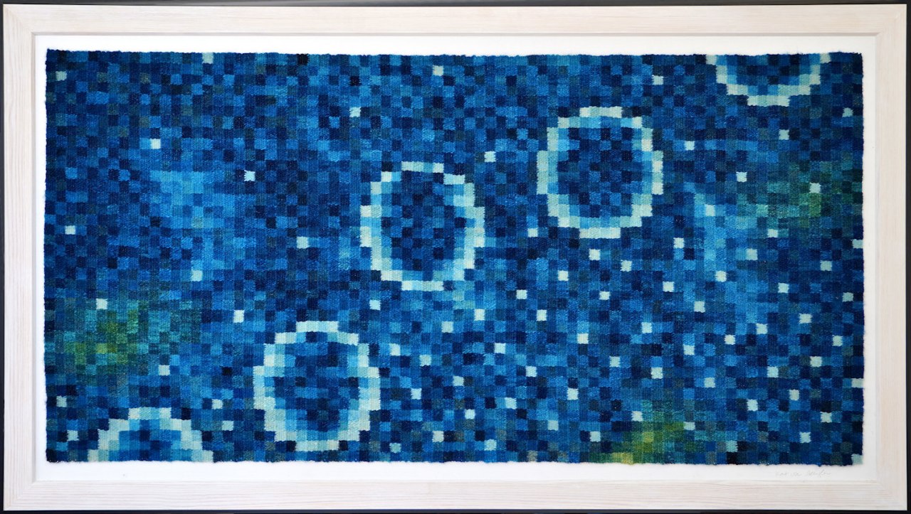 Bubbles tapestry wool on linen indigo // &copy; A.von Stenglin
