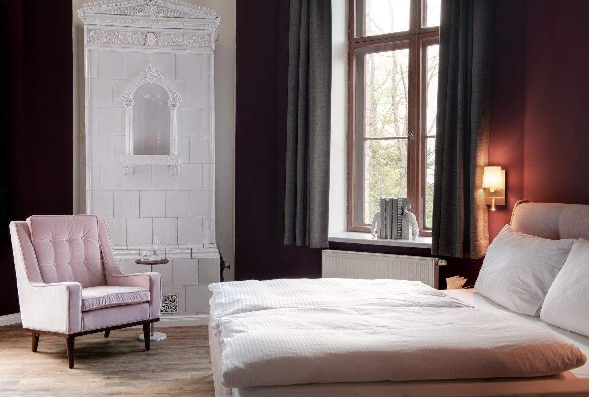 Elegante kamer met rust, gezelligheid en indrukwekkend uitzicht // &copy; Schloss Neetzow