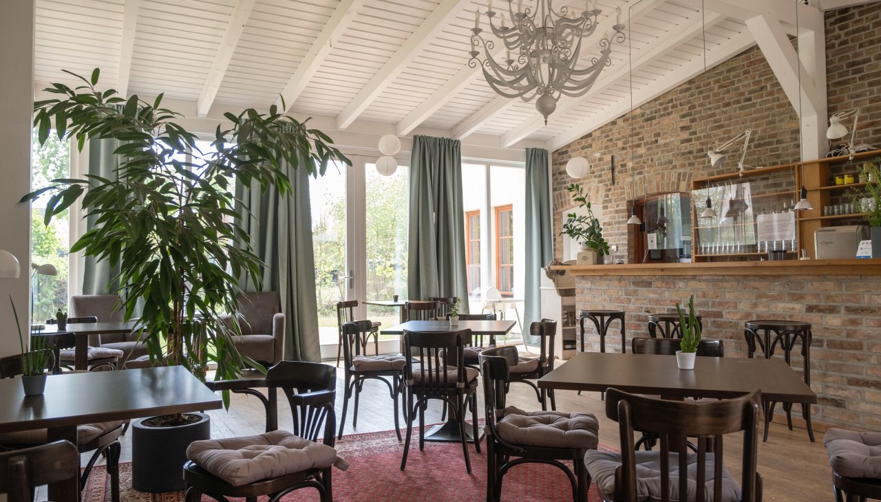 Aangename werksfeer in het Werkcafé, © Rittergut Damerow / Lars Schönherr Fotografie Aangename werksfeer in het Werkcafé, © Rittergut Damerow / Lars Schönherr Fotografie