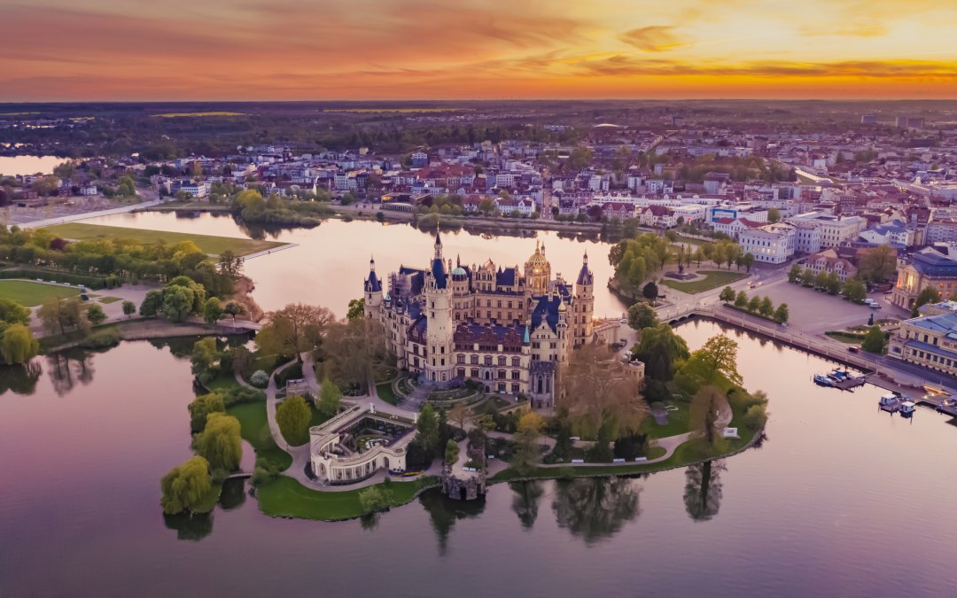 Fantastische locatie: Kasteel Scherin op een klein eiland in het meer van Schwerin, © SSGK MV / Timm Allrich