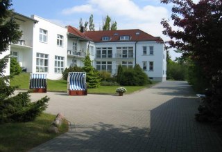 Graal M&uuml;ritz clinic exterior view // &copy; Klinik Graal M&uuml;ritz