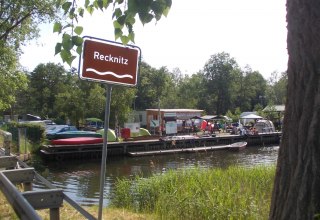 Miejsce odpoczynku w Marlow - Nocleg w namiocie - Bar z przekąskami // © H. Stypmann Miejsce odpoczynku w Marlow - Nocleg w namiocie - Bar z przekąskami // © H. Stypmann