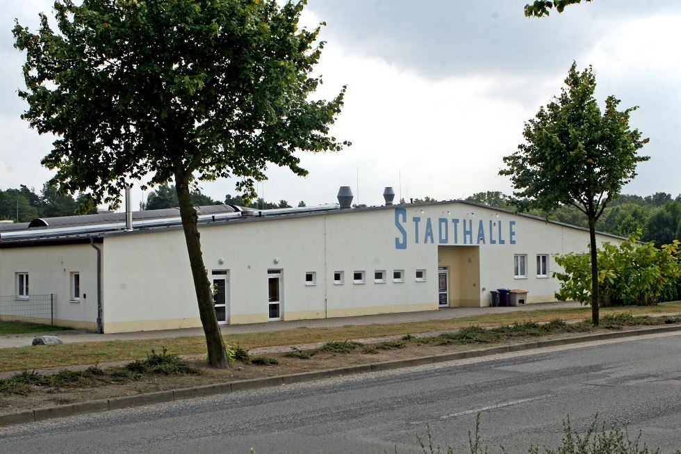 Buitenaanzicht van de Stadthalle, © Sabrina Wittkopf-Schade Buitenaanzicht van de Stadthalle, © Sabrina Wittkopf-Schade