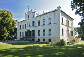 Vorderansicht des Gutshaus Alt Vorwerk // &copy; Axel Thiessenhusen