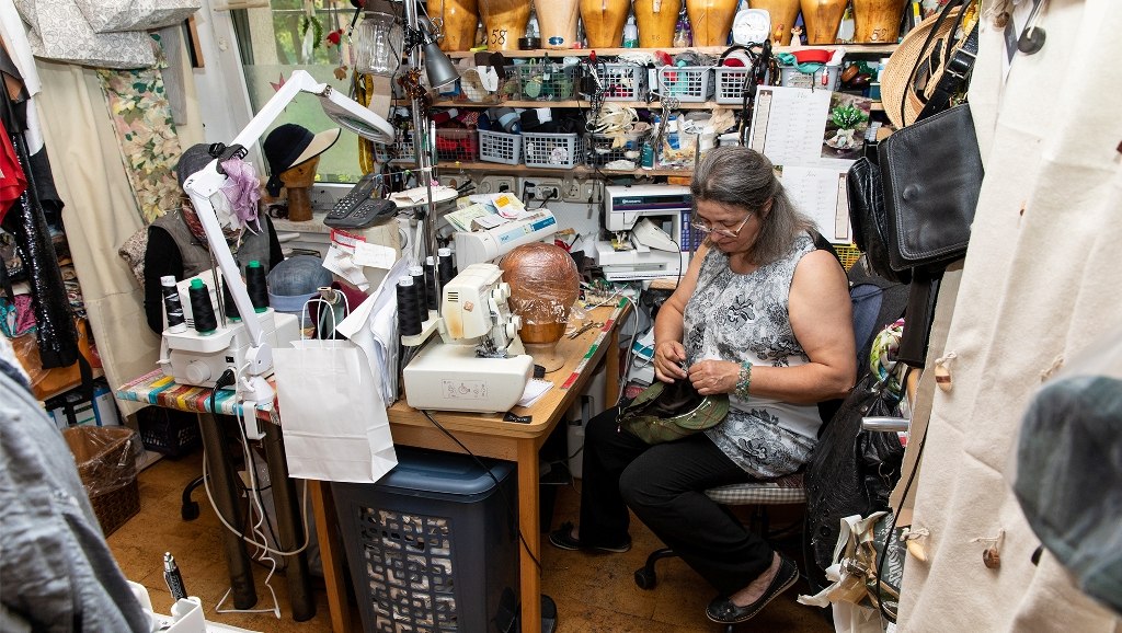 Uitzicht in de werkplaats van de Rieger hoedensalon, &copy; MV Foto e.V. Fotograf: Dieter Sch&auml;fer